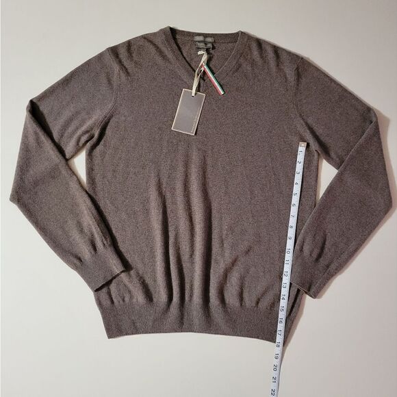 Mantovani Studio Men's Brown Cashmere V-neck Long Sleeve Sweater - Picture 8 of 15